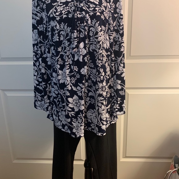 Work Top 👚 - Picture 3 of 4